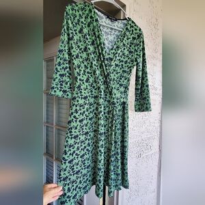 Hailey:23 Chic Green Floral V-Neck Wrap Midi V Neck Dress Sz M